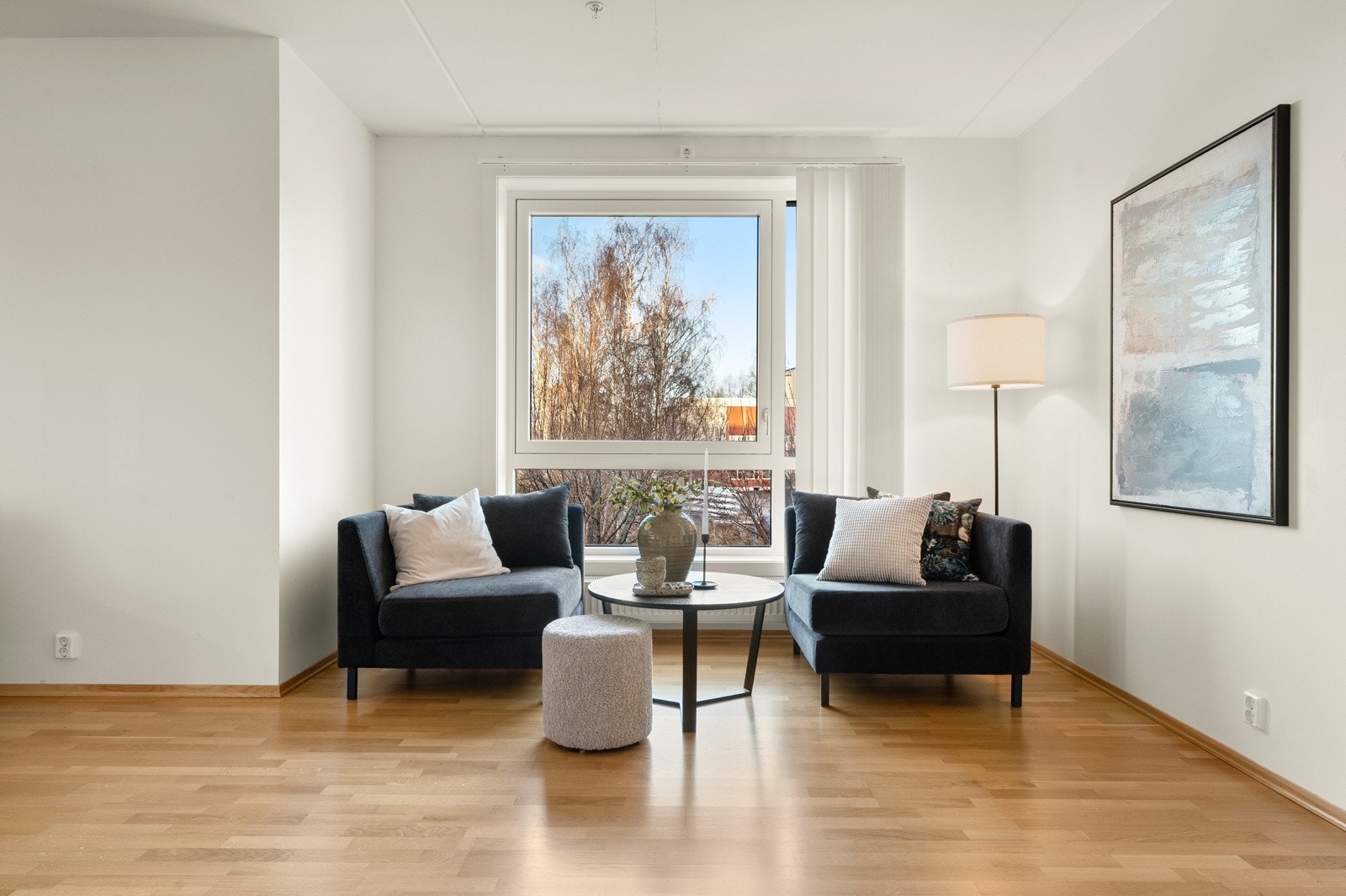 Det er god plass til spisestue i nær tilknytning til kjøkkenet. Galleribilde