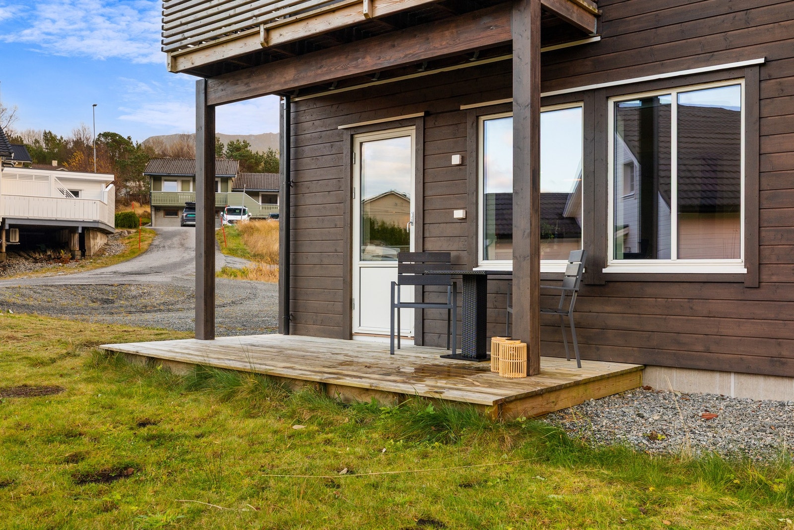 Terrasse med plass til utendørsmøblement Galleribilde