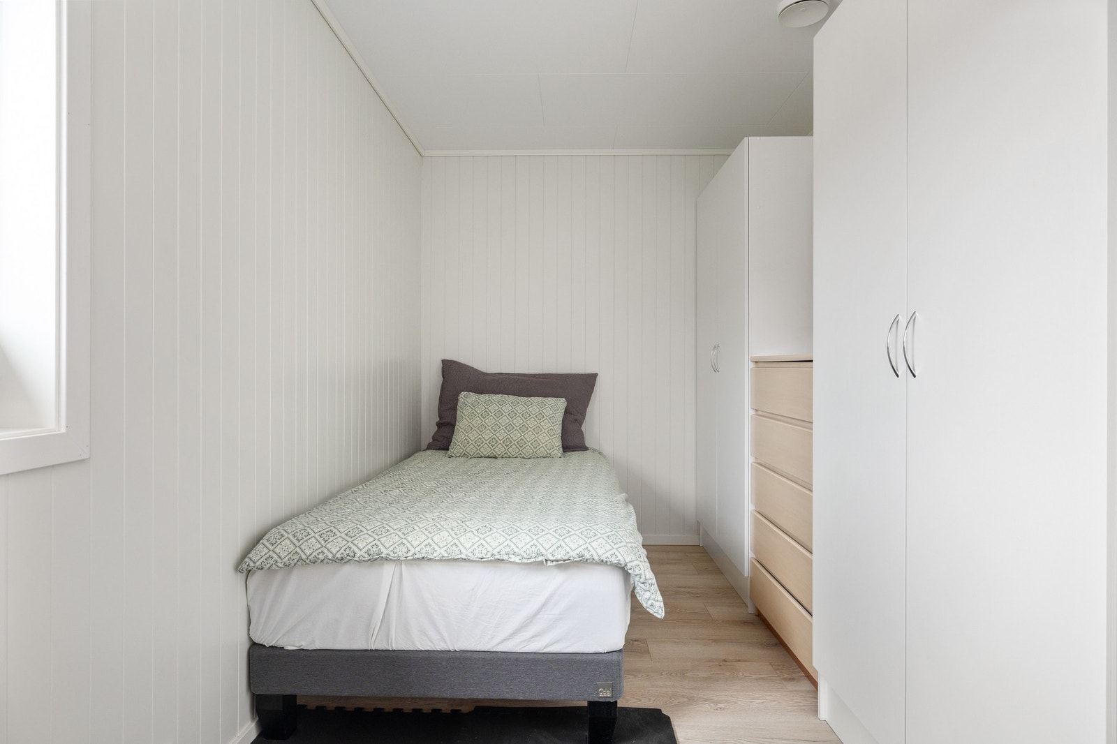 Soverom 2 med plass til tilhørende møblement Galleribilde