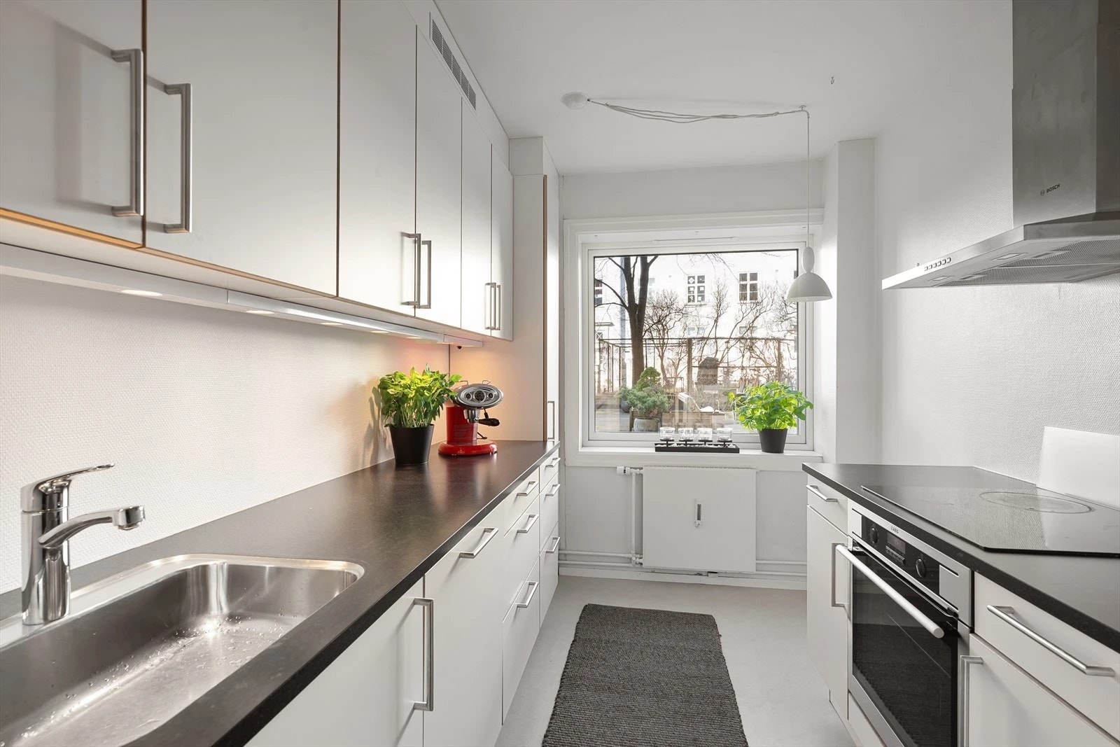 God plass for oppbevaring i skap og skuffer. Galleribilde