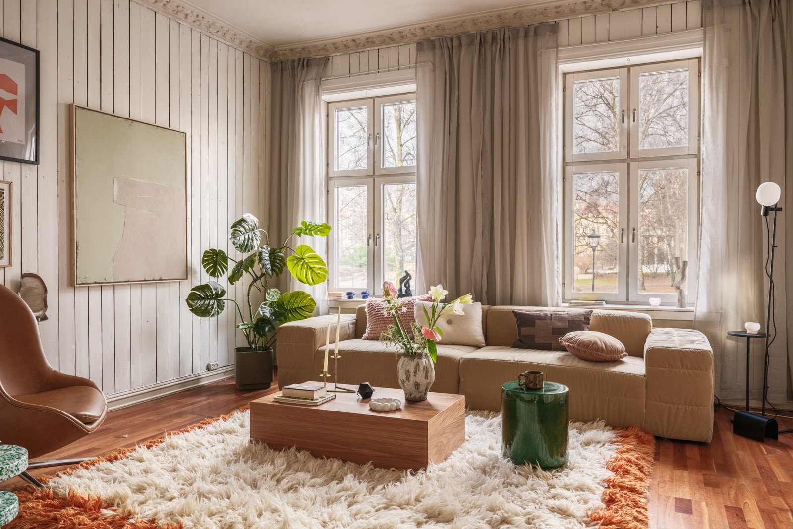 Klassisk bygårdsleilighet med behov for totalrenovering - et lyst og gjennomgående oppussingsobjekt med sydvendt balkong! Galleribilde