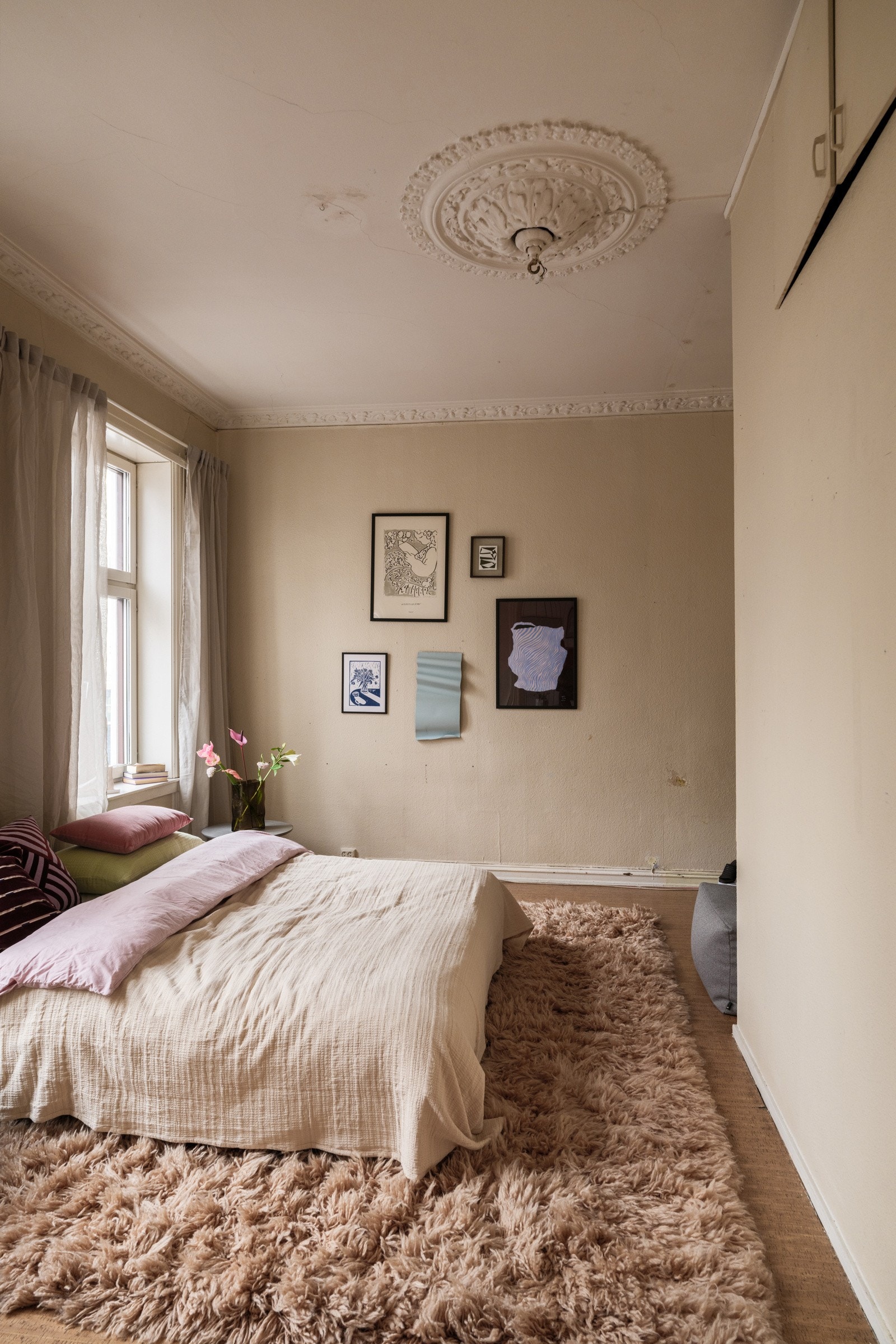 Soverom 1 er et lyst soverom av god størrelse. Galleribilde