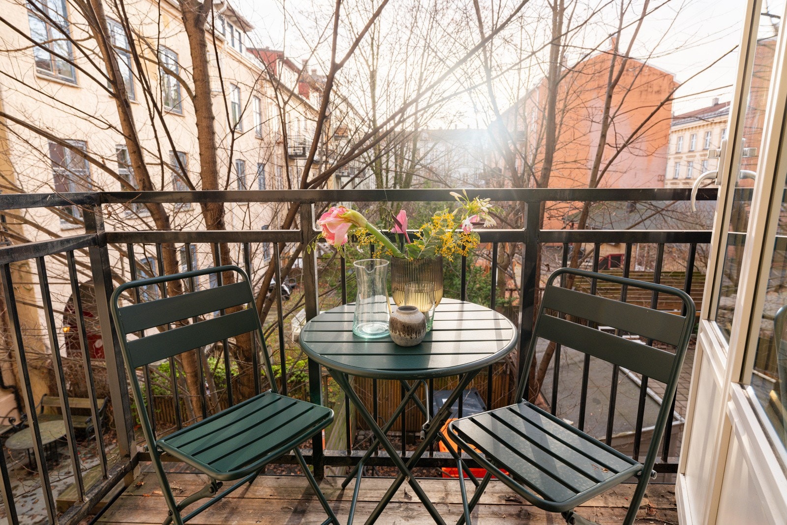 Beliggenheten mot syd sørger for gode solforhold. Galleribilde