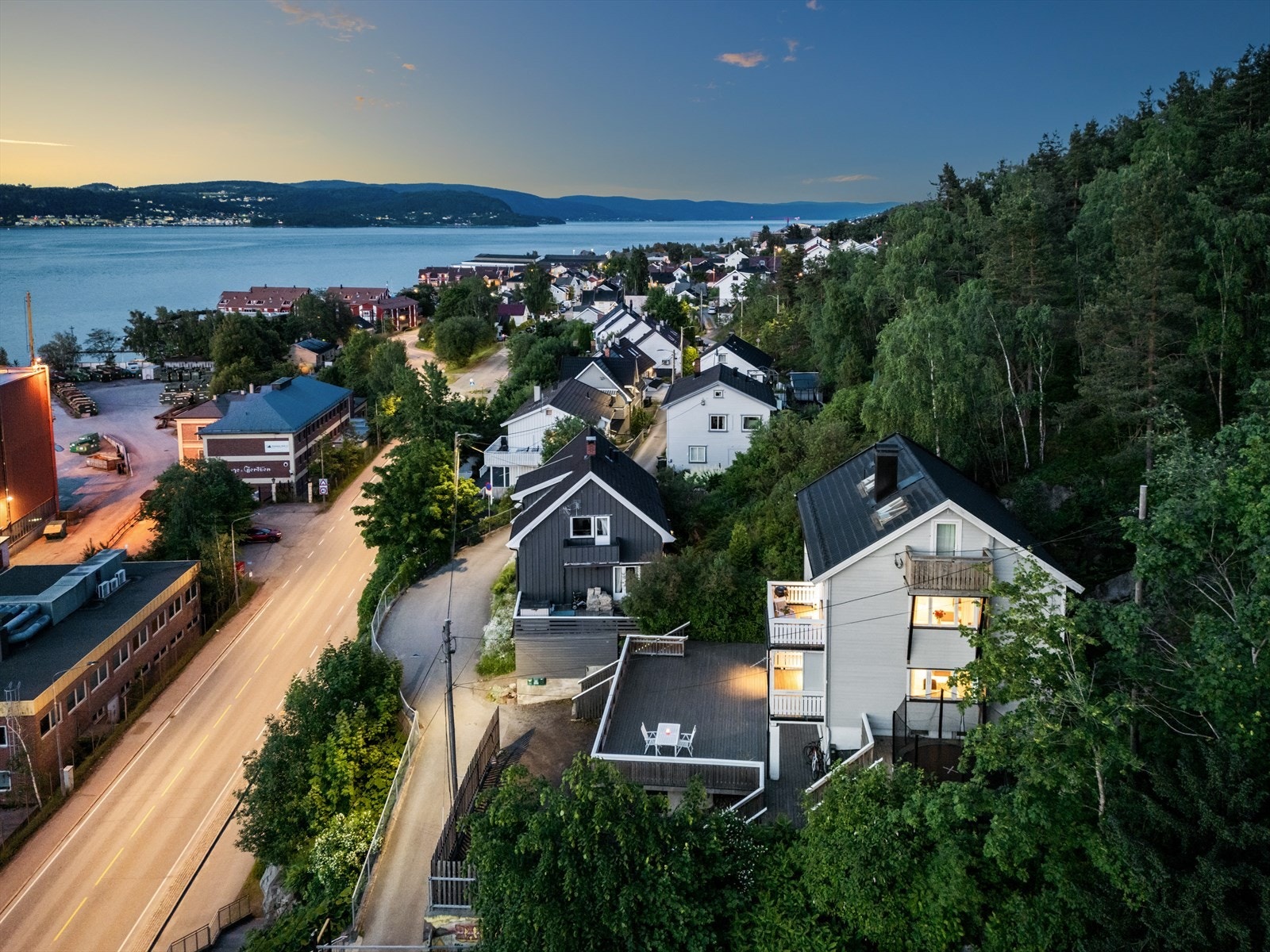 Kort vei til Sota Fjordpark som er en idyllisk og populær badeplass i sommerhalvåret Galleribilde