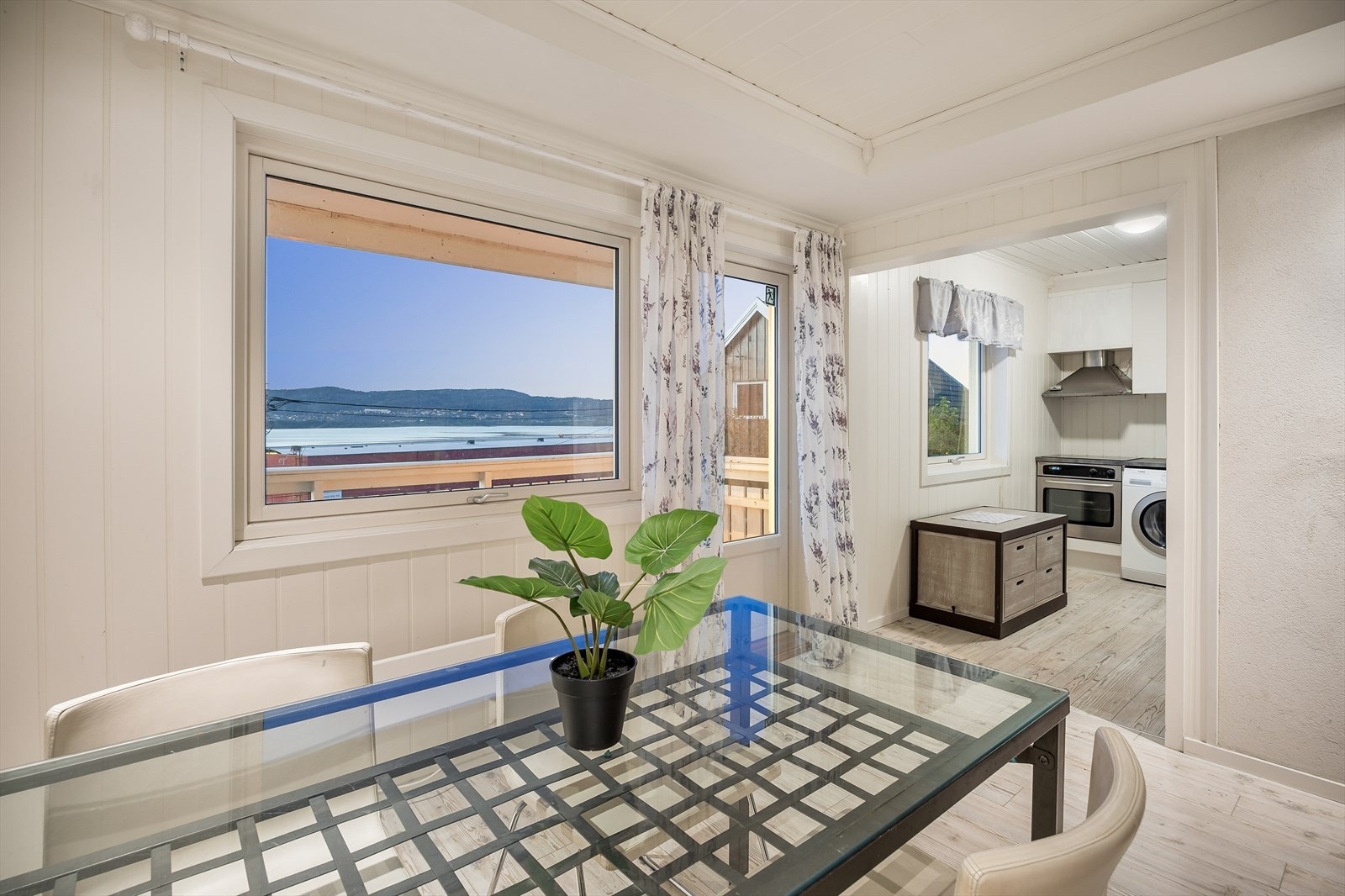 Utgang til balkong Galleribilde