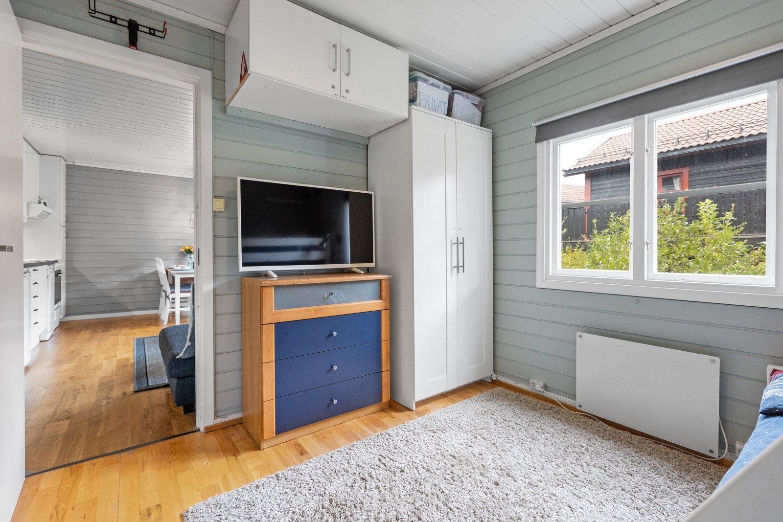 Soverom 2 er romslig ligger i tilknytning til stue/kjøkken. Galleribilde