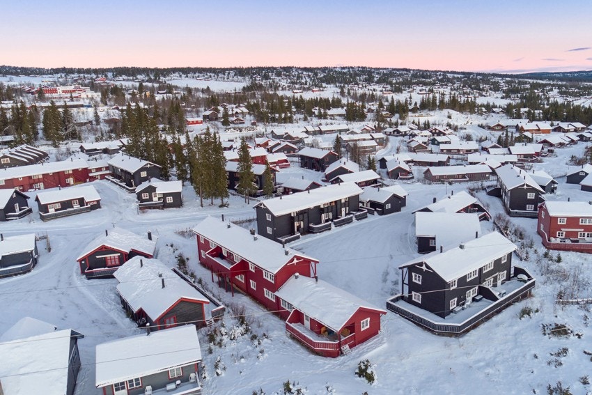 Skeikampen er også viden kjent for sine fine sykkelstier, seterveier og fjellveier, og byr på et flott sykkelterreng enten du ønsker utfordrende traseer og spenning, eller skal på en rolig sykkeltur med familien. Galleribilde