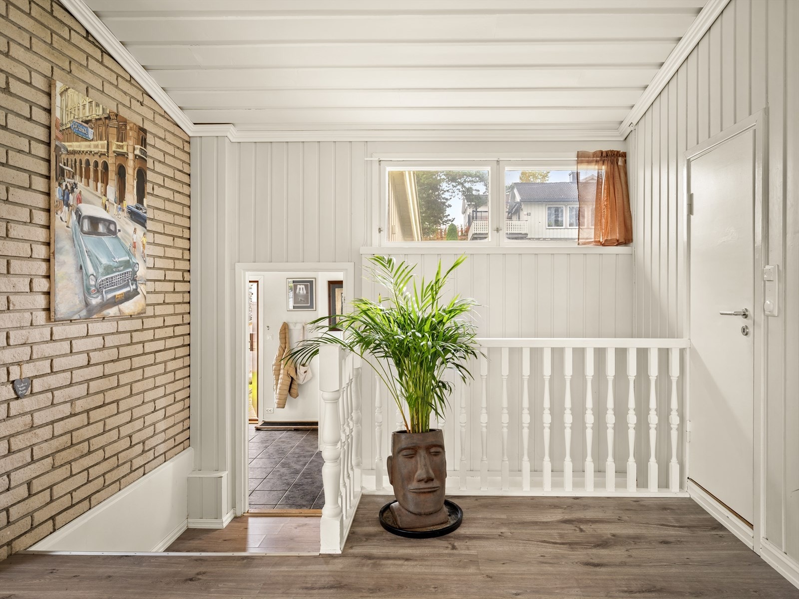 Trapp ned til u.etasje Galleribilde