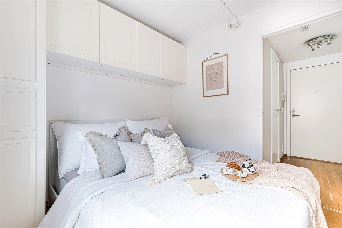 Soverom med plass til Queensize seng Galleribilde