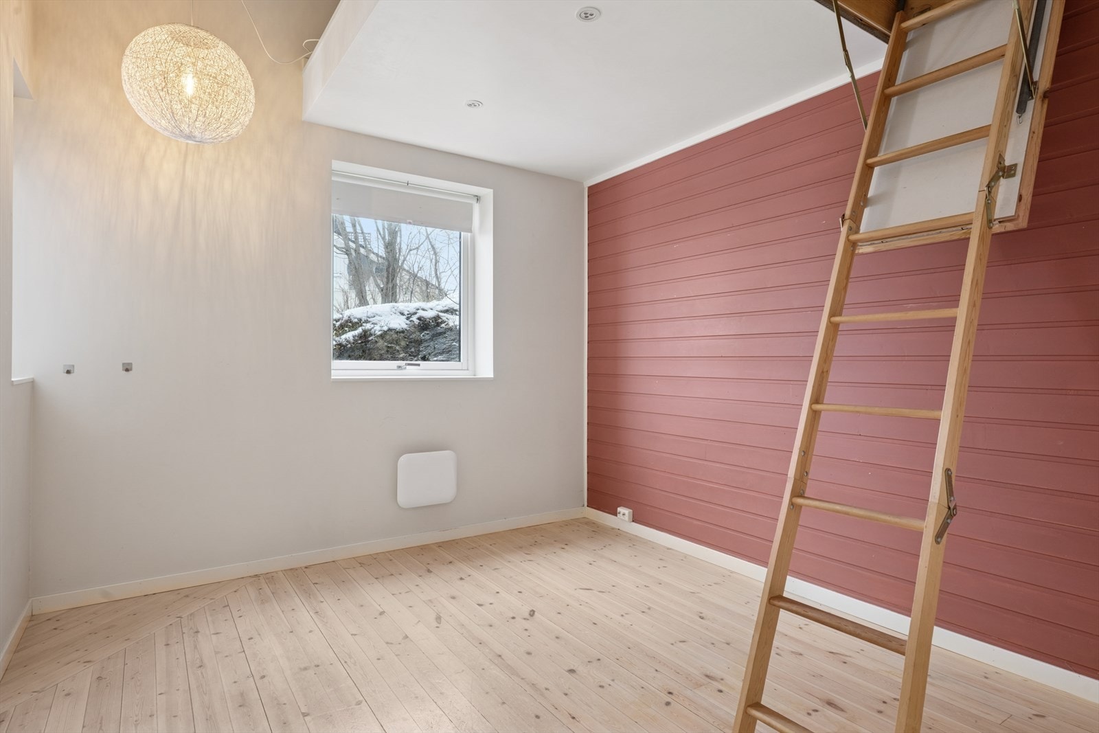 Soverom 2 med egen hems. Galleribilde