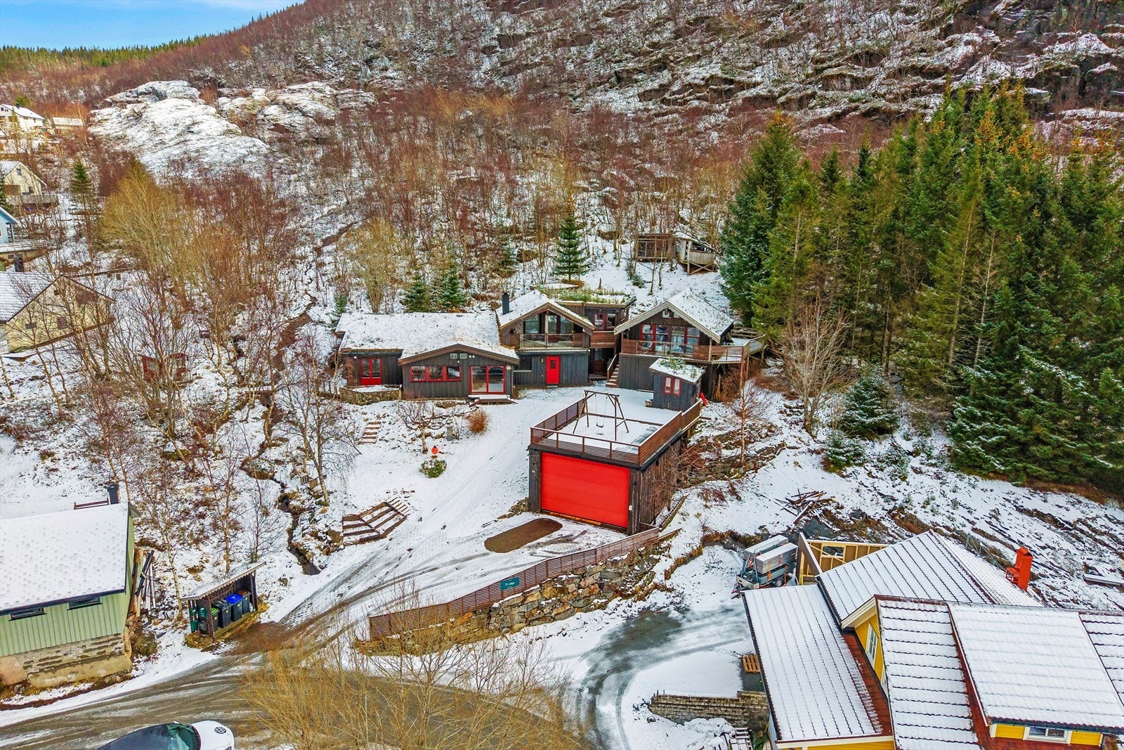 Eiendommen ligger også attraktivt til i forbindelse med turområder like i nærheten. Galleribilde