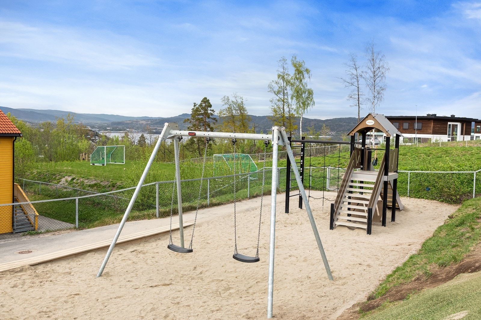 Barnehagen har 5 avdelinger, herunder 2 småbarnsavdelinger, 2 mellomavdelinger og 1 førskoleavdeling Galleribilde