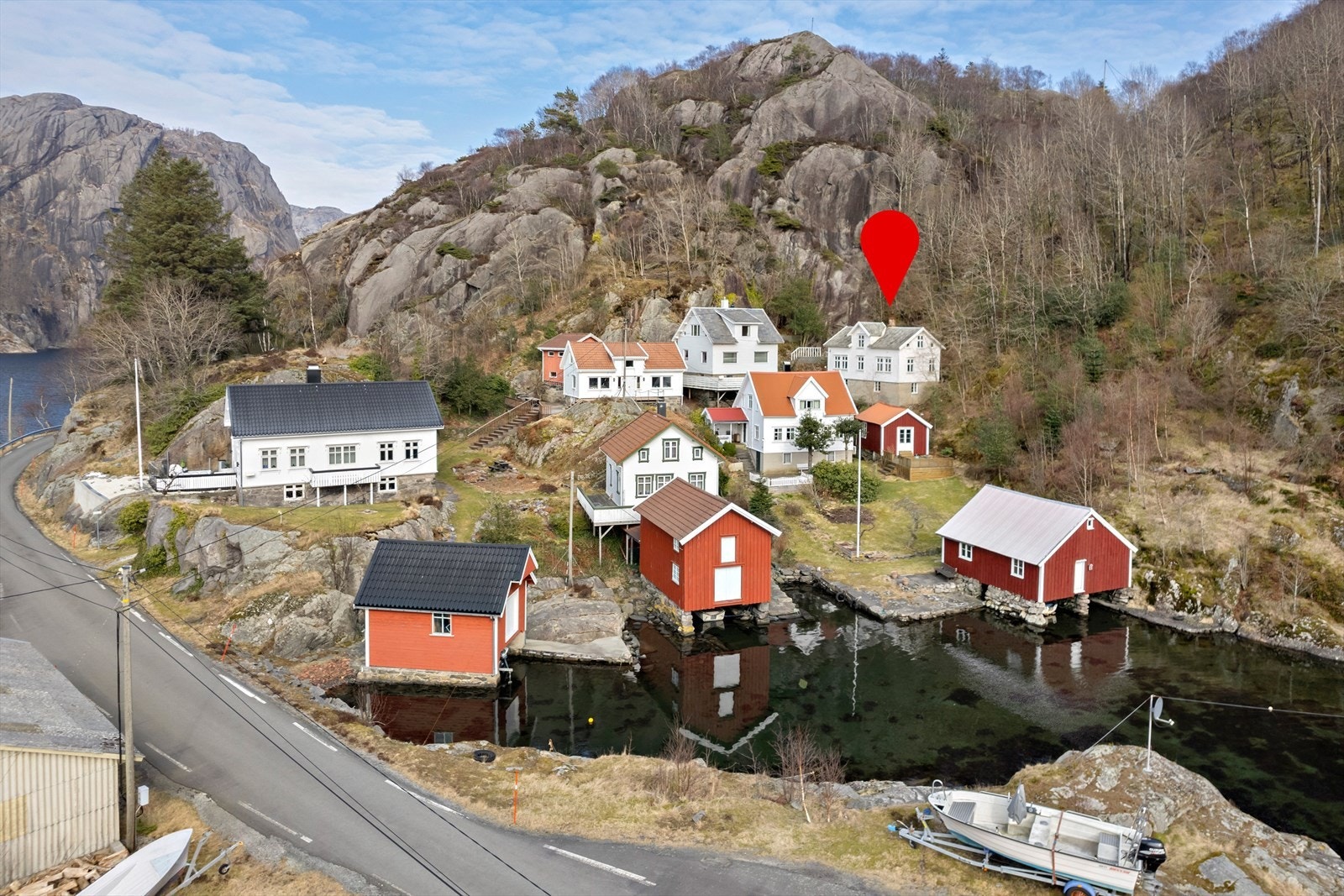Koselig bolig i vakre omgivelser! Fotograf Diakrit v/ Arne Ove Østebrøt Galleribilde