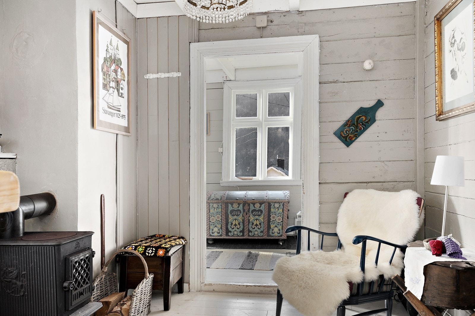Boligen har opp gjennom årene blitt restaurert, hvor fokuset har vært å opprettholde det eldre sjarmerende inntrykket av boligen. Galleribilde