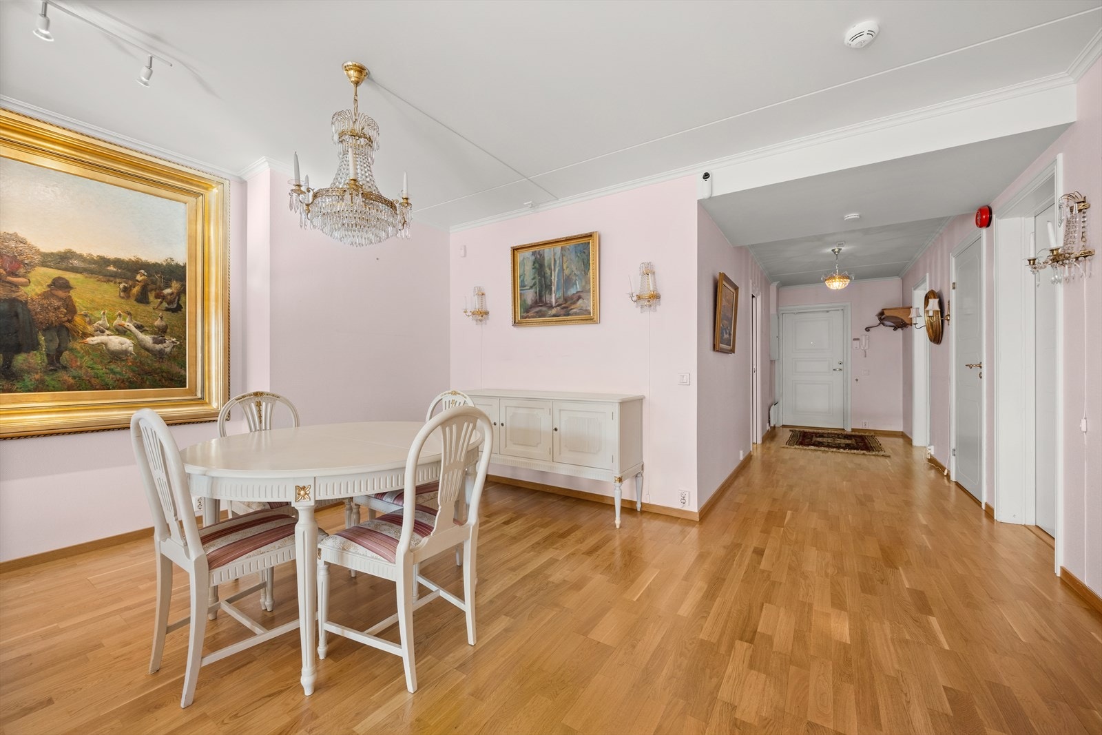 Naturlig plass for spisegruppe i stuen Galleribilde