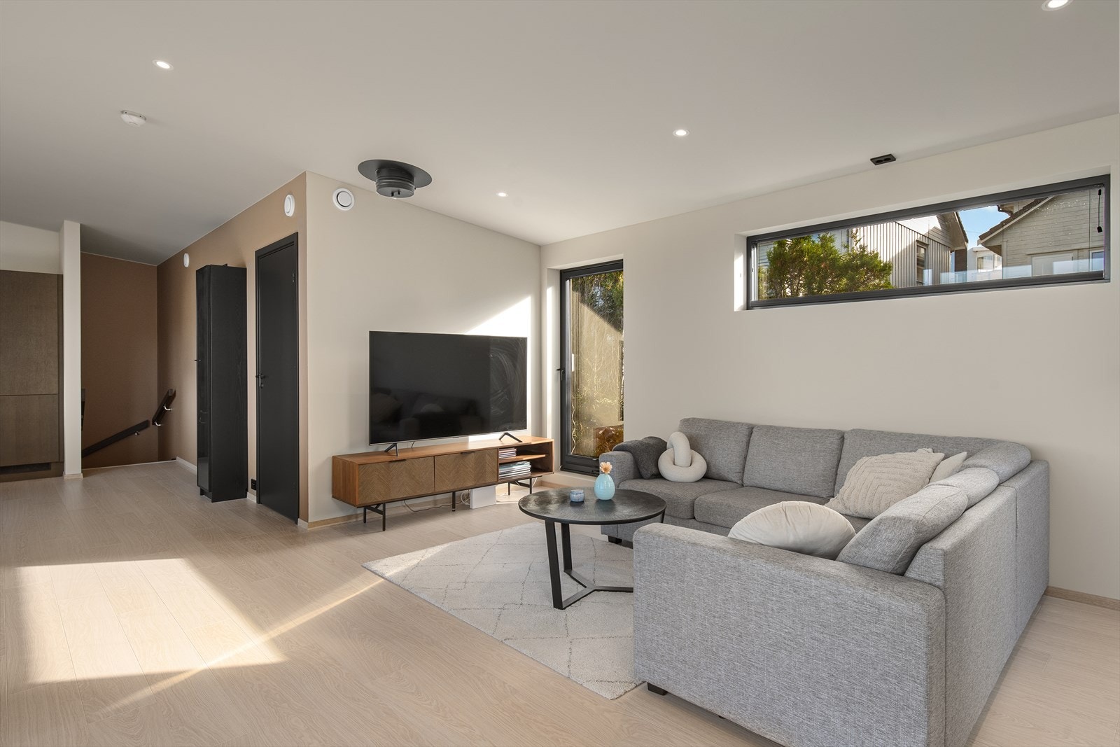 Spotter i tak i stue Galleribilde