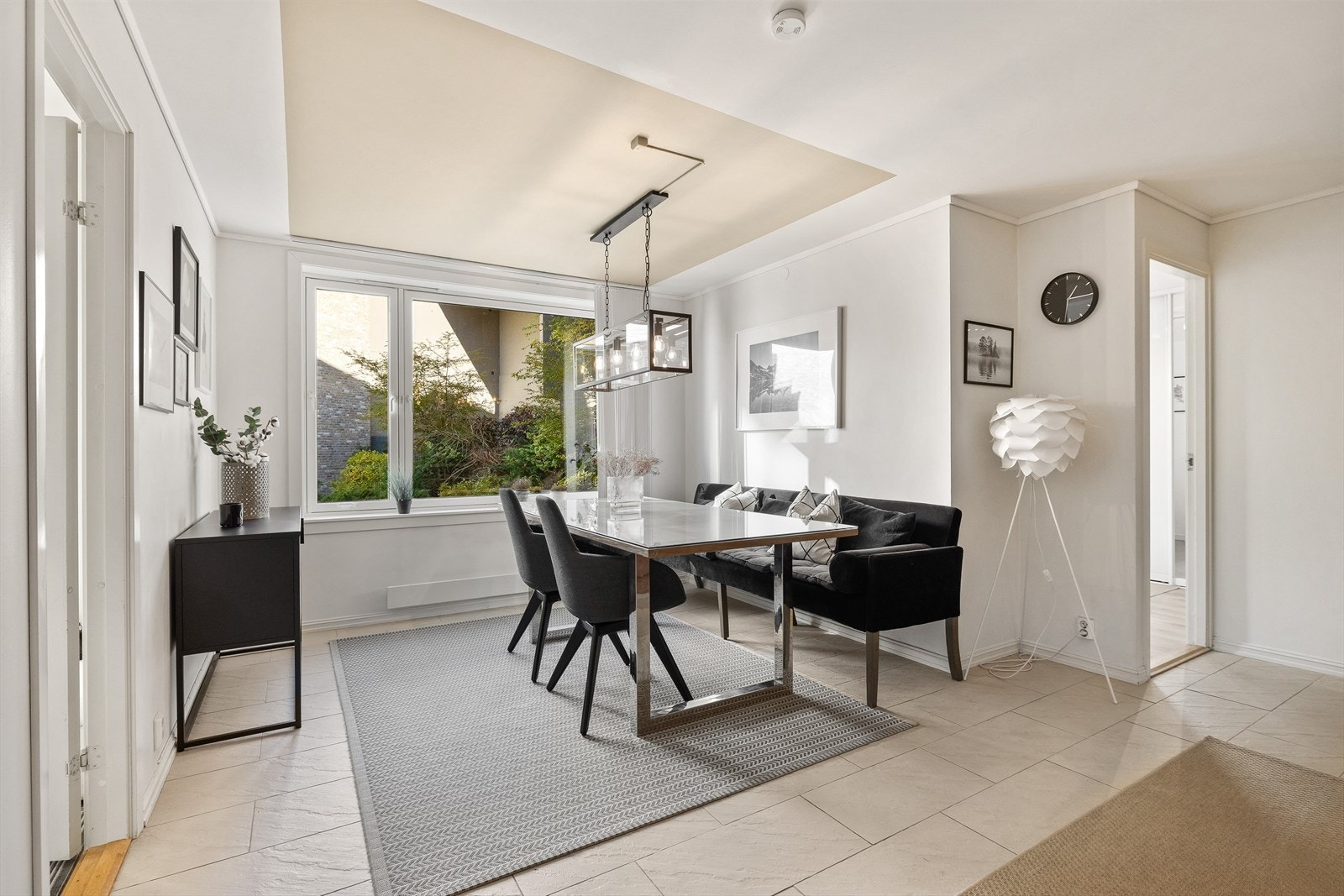 Flislagt gulv Galleribilde