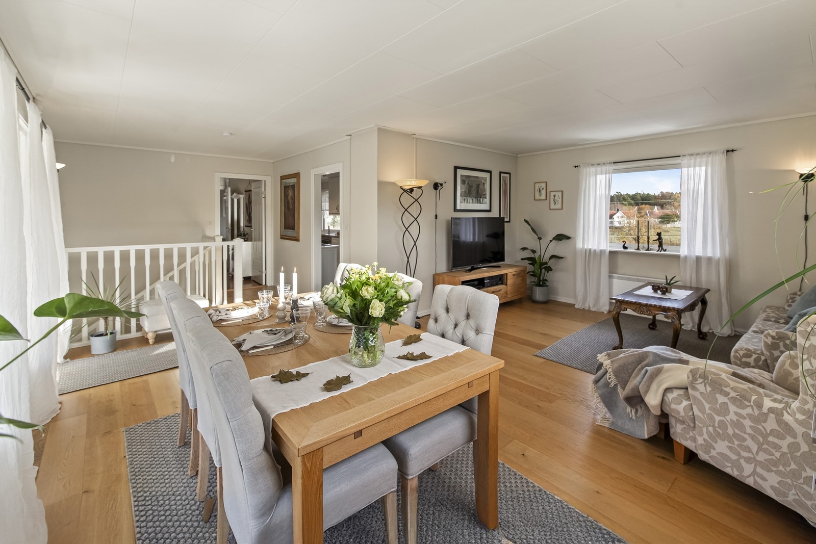 Stue/spisestue Galleribilde