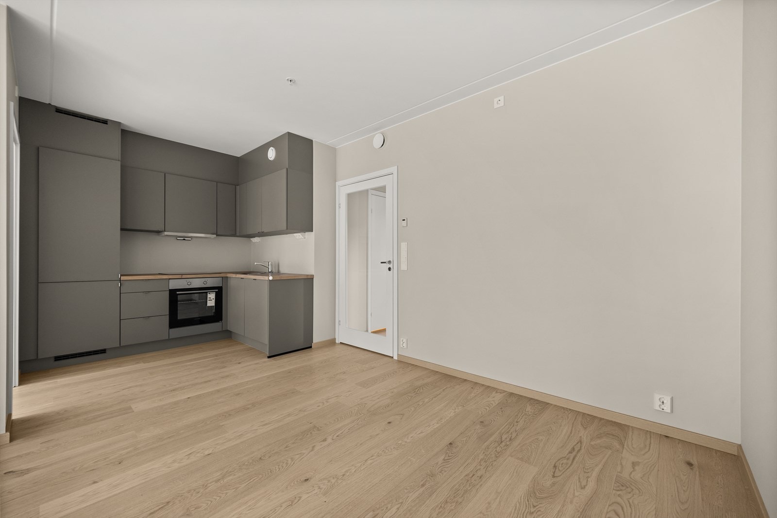 Plass for spisestue i tilknytning til kjøkken Galleribilde