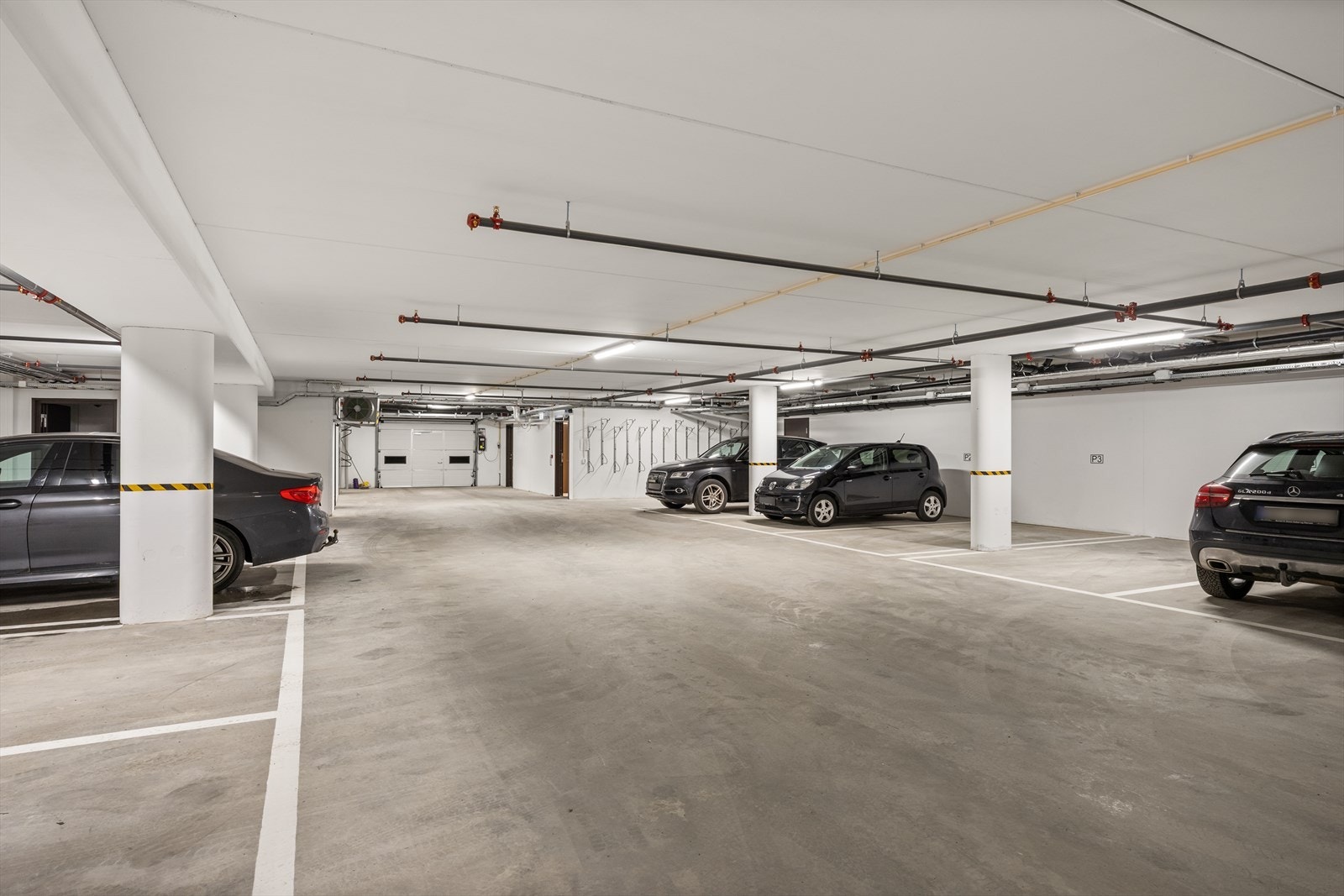 Sameiet har felles garasjekjeller - det er pt. mulighet for å kjøpe plass Galleribilde