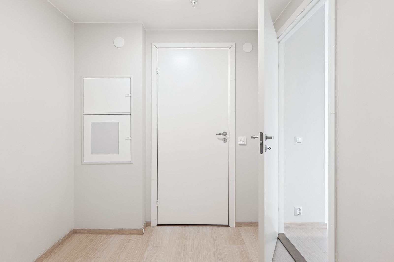 Gang med gode oppbevaringsmuligheter Galleribilde