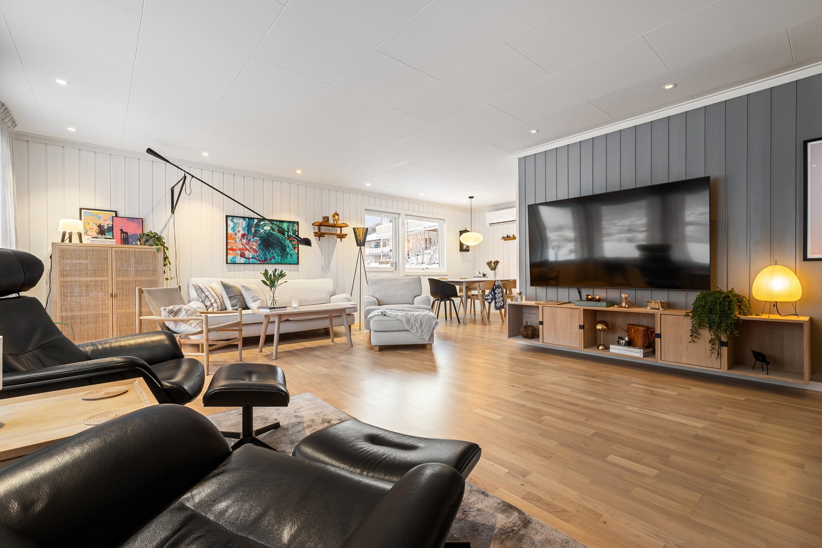 Downlights i tak gir behagelig belysning Galleribilde