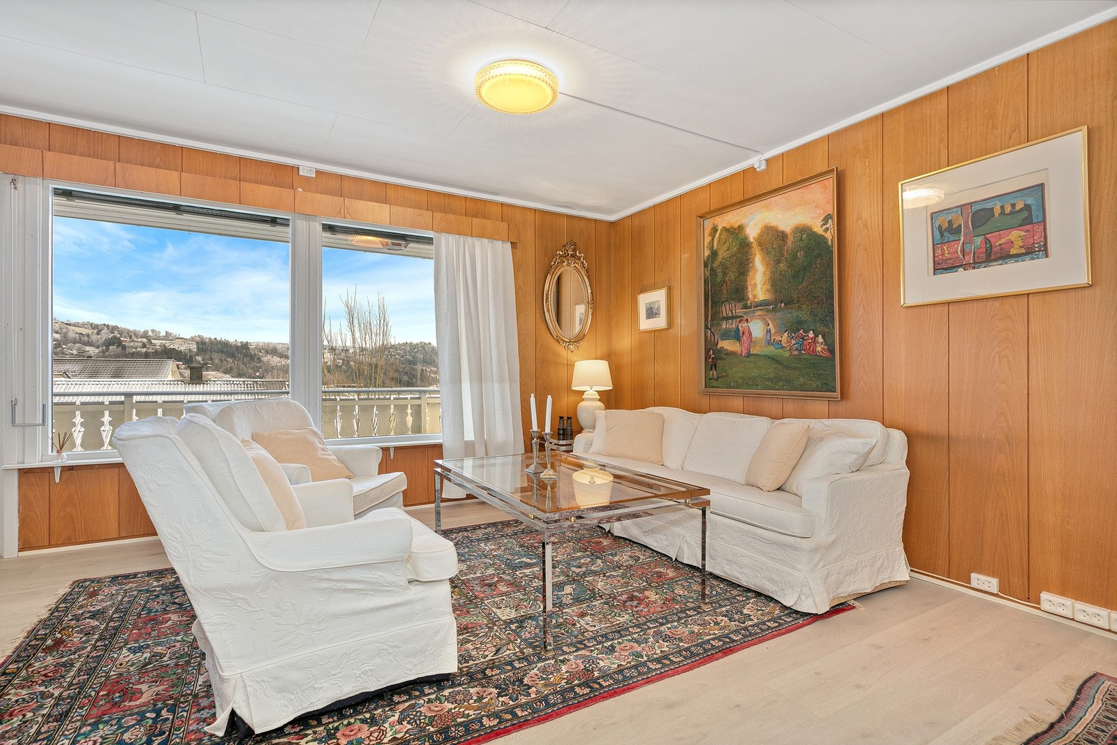 Stuen fremstår som et lunt og romslig samlingspunkt for hele familien. Galleribilde