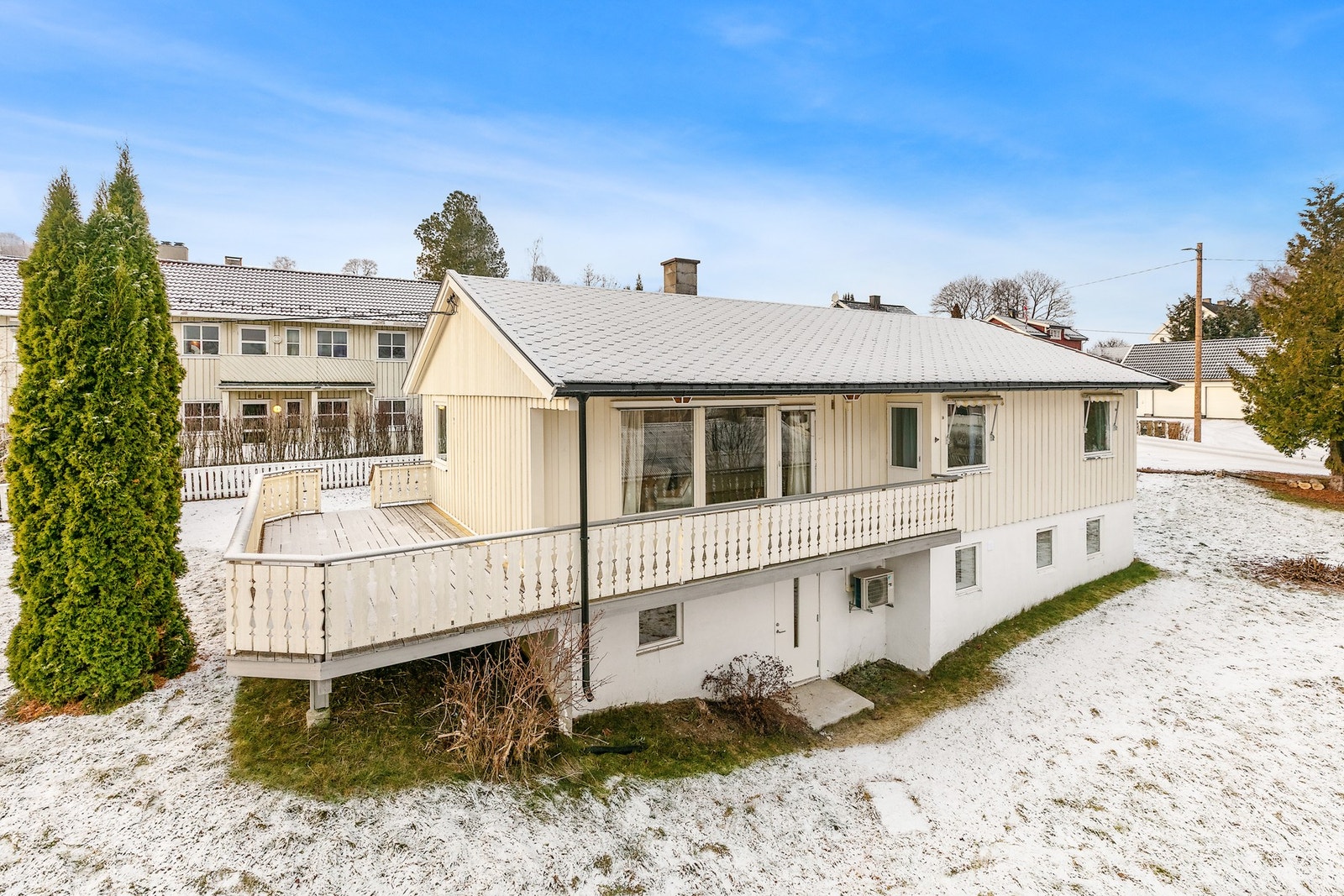 Line Jorung v/EIE eiendomsmegling har gleden av å presentere Tomtervegen 2! Foto: Jørgen Sørebø - Digit Media Galleribilde