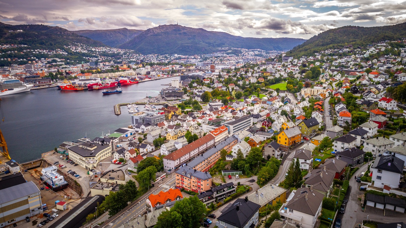 Laksevåg har mye å by på, og fra Stadionveien 9 har man gangavstand til alle daglige servicetilbud Galleribilde