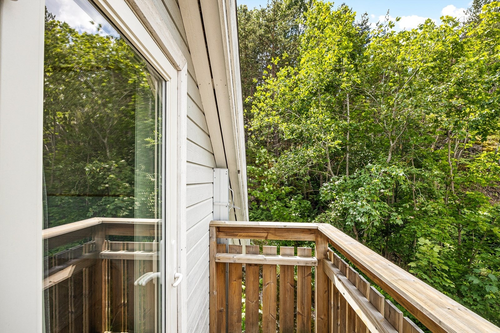 Fra balkong er det opprettet rømningsvei og brannstige Galleribilde