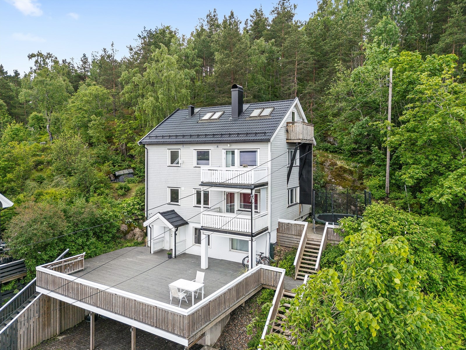 2 stk felles terrasser på ca. 90 kvm og 30 kvm Galleribilde