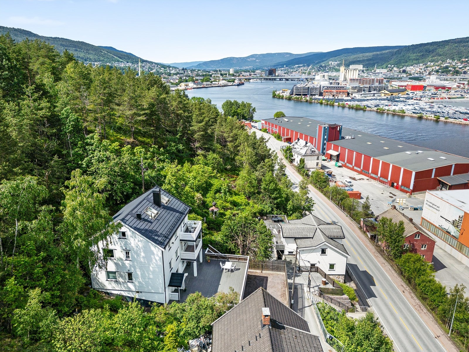 Leiligheten har en fin beliggenhet på Tangen med kort vei til Drammen sentrum med alle fasiliteter Galleribilde
