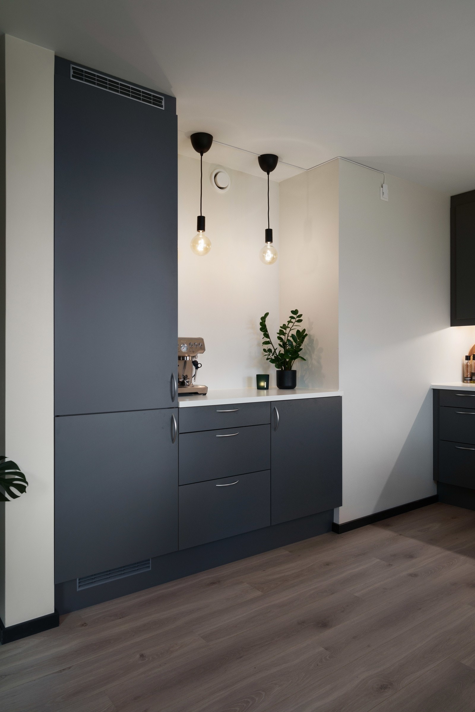 Kjøkkenet er tilpasser og sklir fint inn i leiligheten. Galleribilde