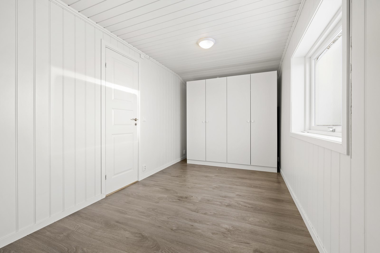 Rom nr 2 som har tidligere vært innredet som soverom. Ikke godkjent til varig opphold. Galleribilde