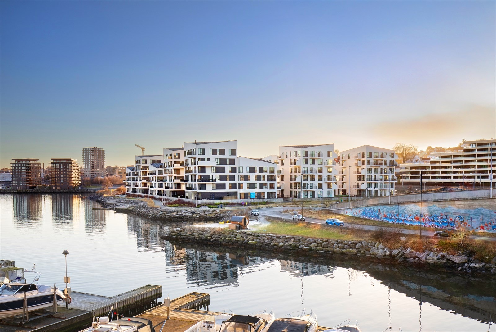 Velkommen til populære Paradis Brygge - Fin beliggenhet ved Hillevågsvannet og gangavstand til sentrum. Foto: Norwegian Faust (Jon Helge Hesby) Galleribilde