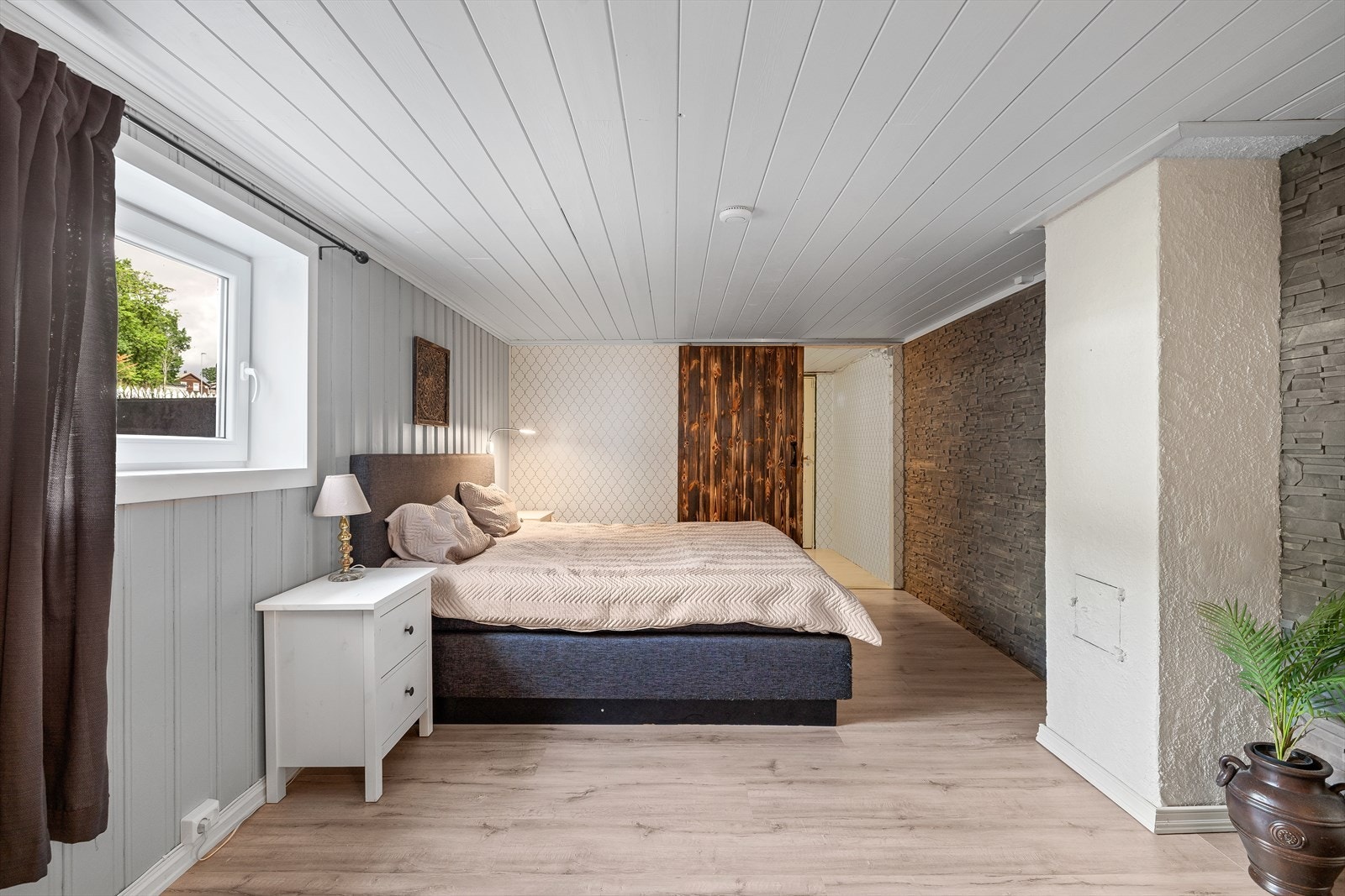 Det er plass til dobbeltseng på soverommet Galleribilde