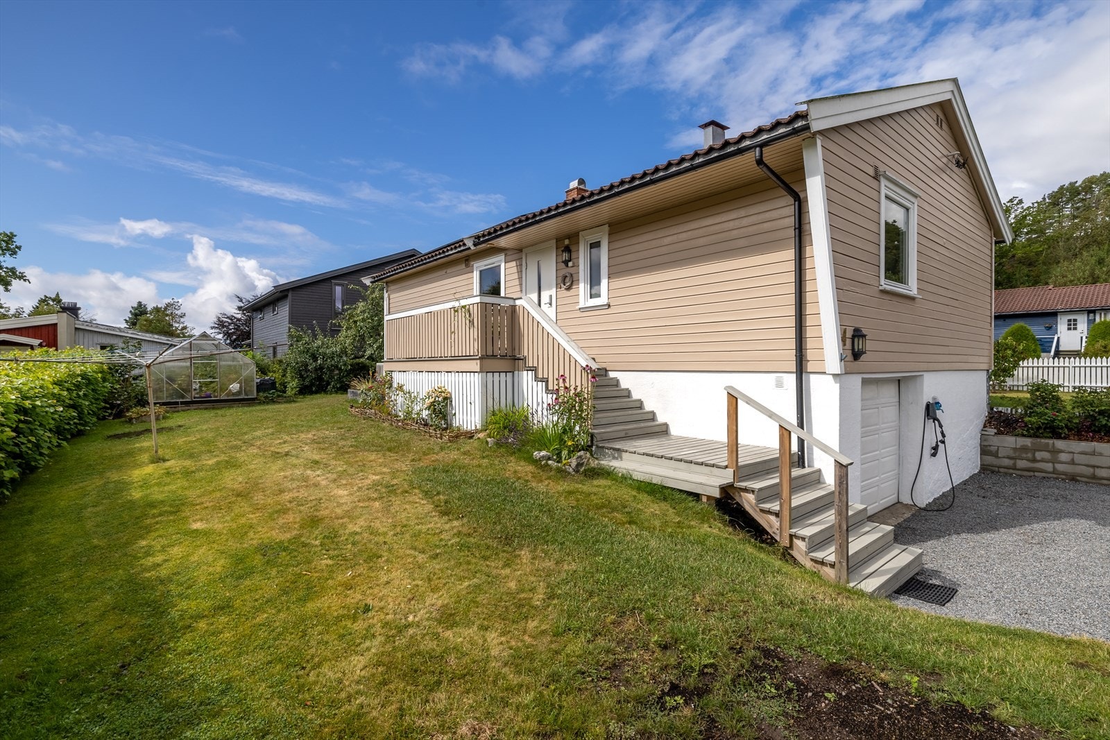 Trapp opp fra gårdsplassen Galleribilde