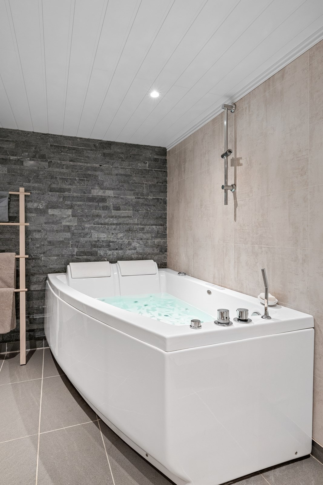 Badekar er perfekt for småbarnsfamilier Galleribilde