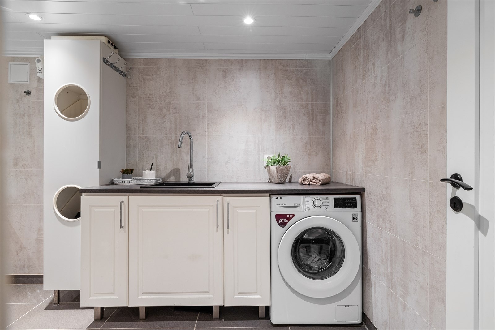 Praktisk med eget vaskerom Galleribilde