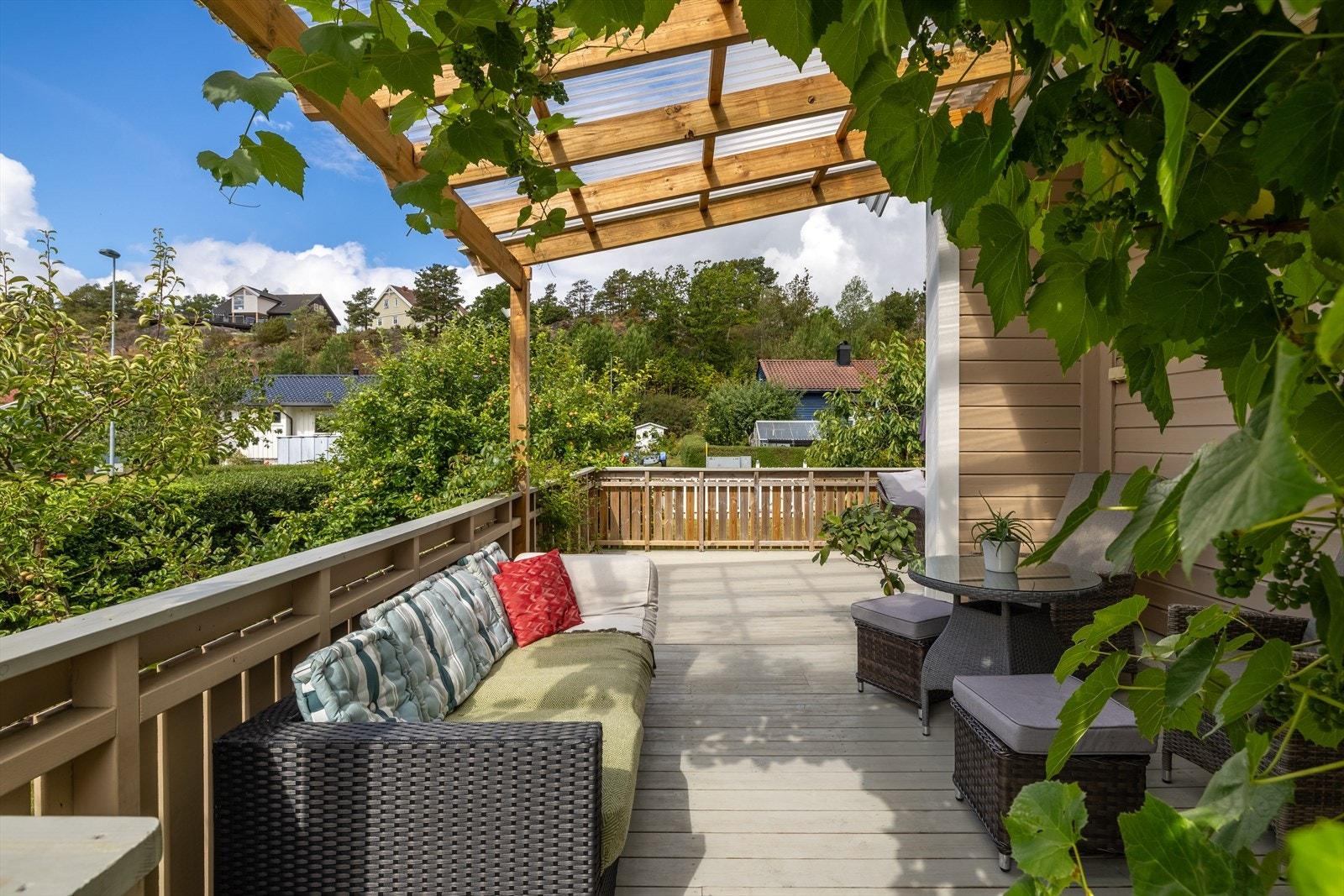 Her kan du nyte varme sommerdager på egen terrasse Galleribilde