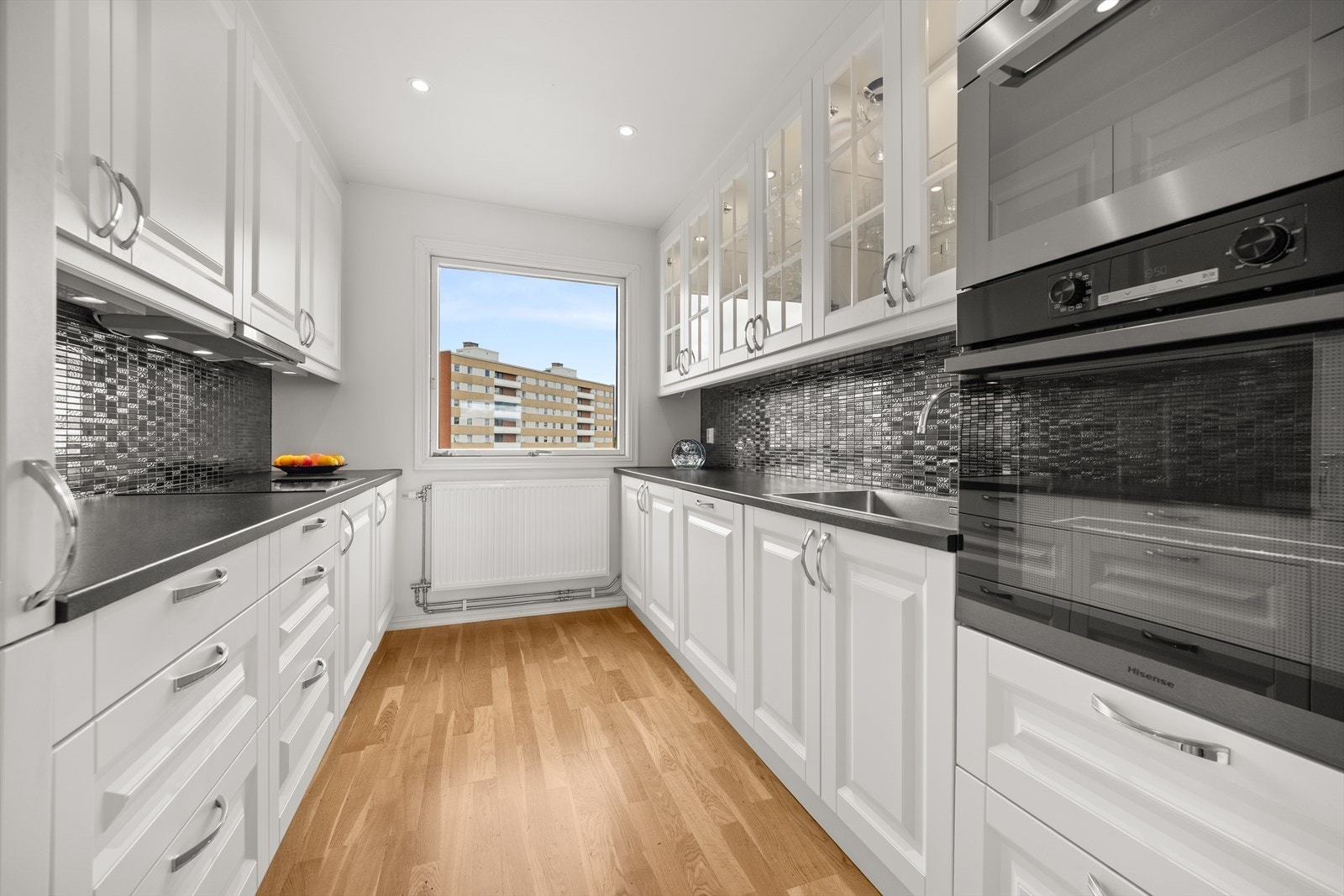 Leiligheten har standard fra 2015 med fine overflater Galleribilde