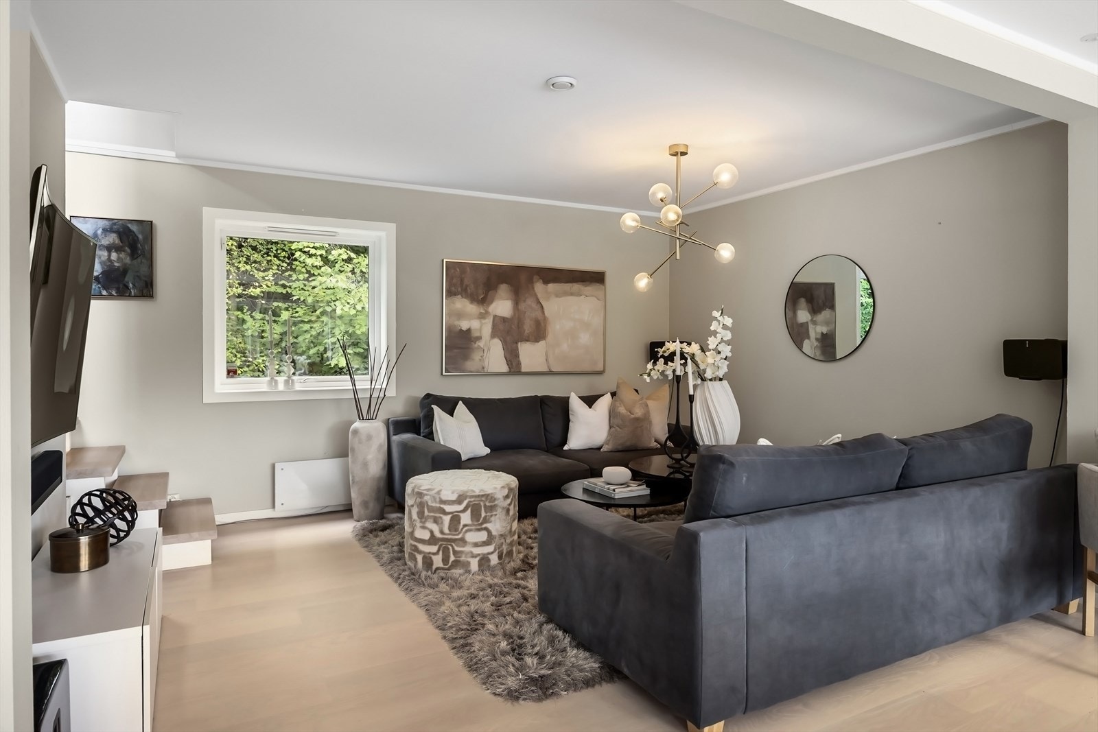 TV-stuedel og adkomst 3. etasje Galleribilde