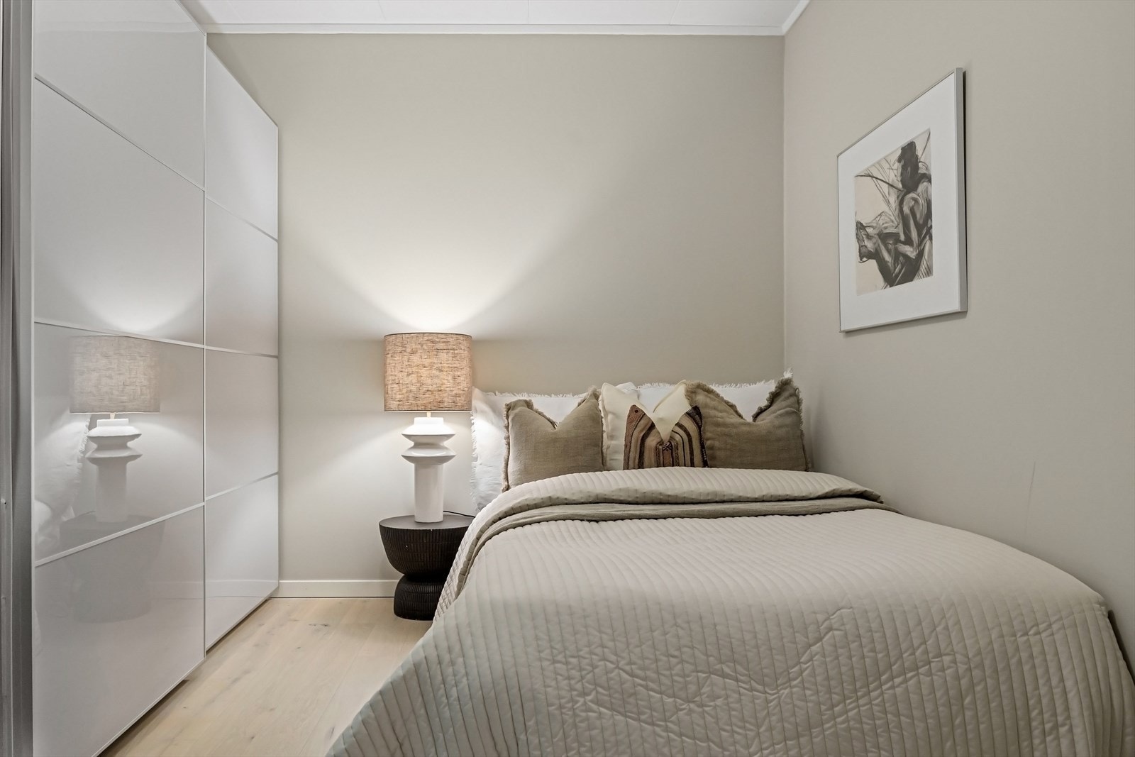 Store barnerom i 1. etasje, her 12,4 m² (kott innenfor) Galleribilde