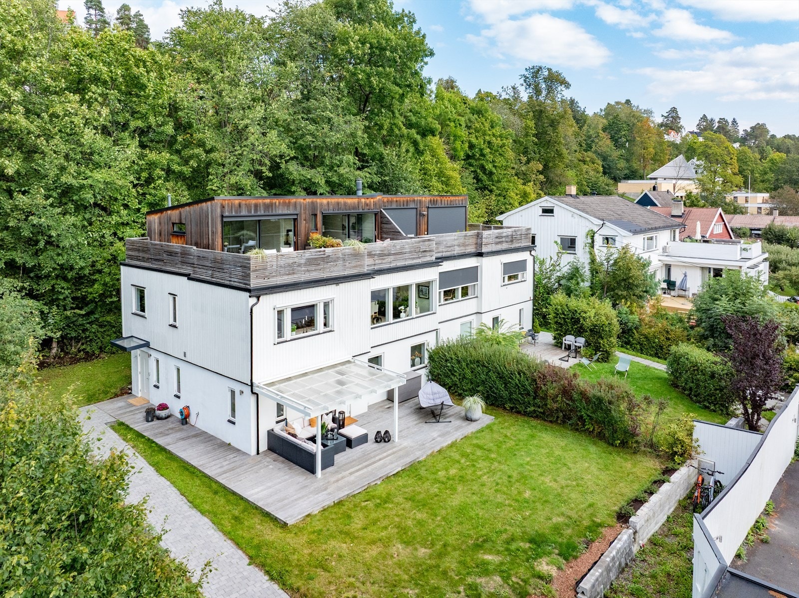 Bolig fra 2008 med tilbygget toppetasje i 2014. Foto: zOvenfra v/Piotr Walczak Galleribilde