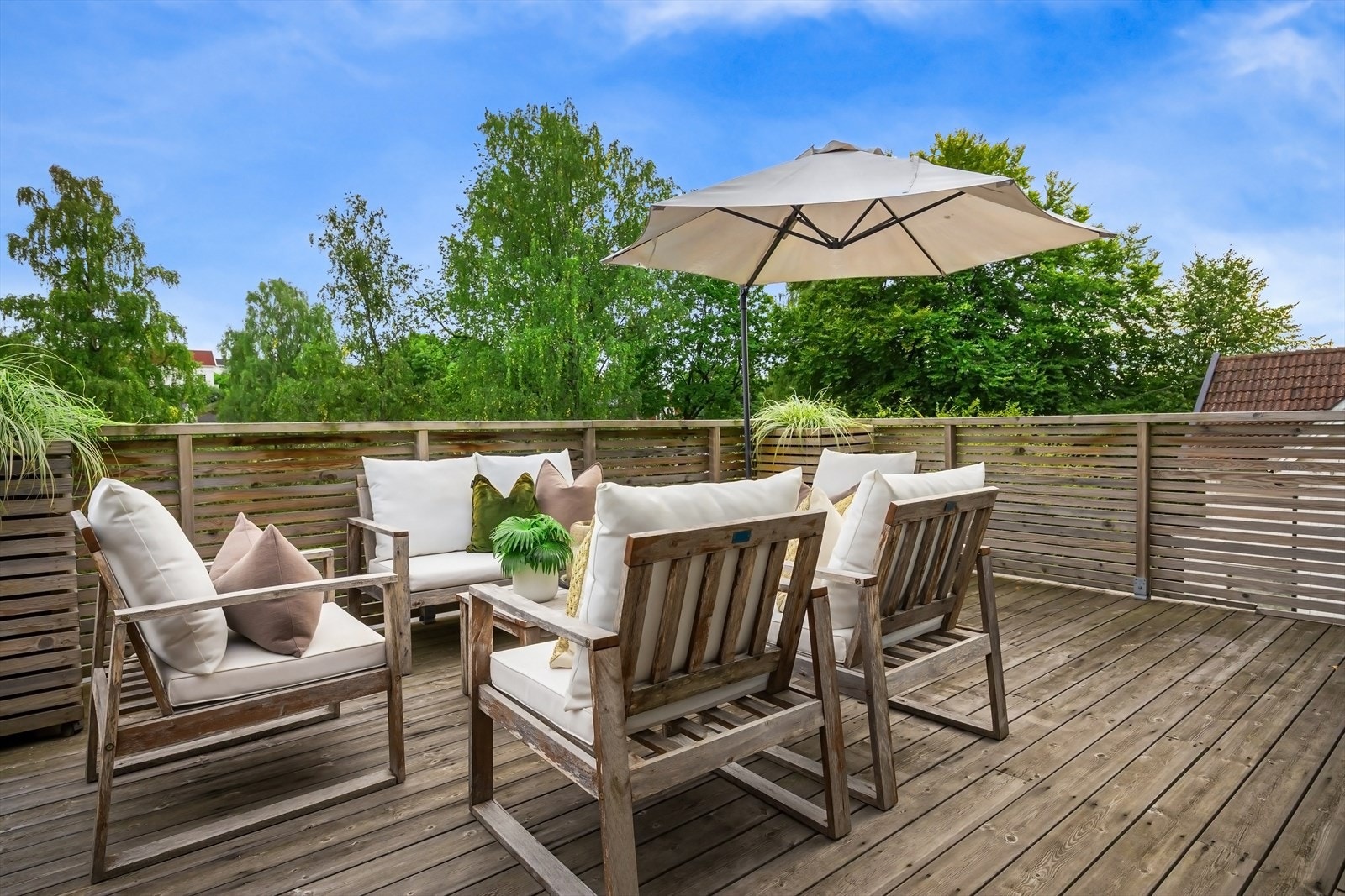 Takterrasse foran loftstue Galleribilde