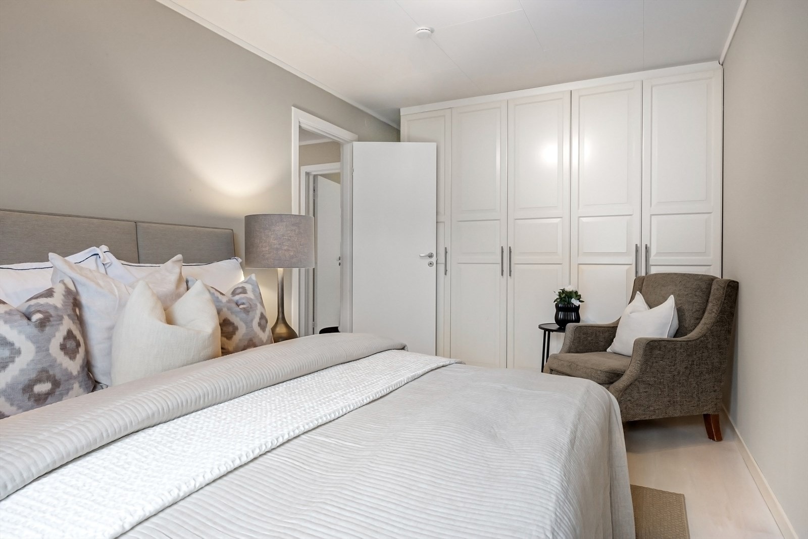 13,4 m² barnerom i 1. etasje kan også fungere som kjellerstue o.l. Galleribilde