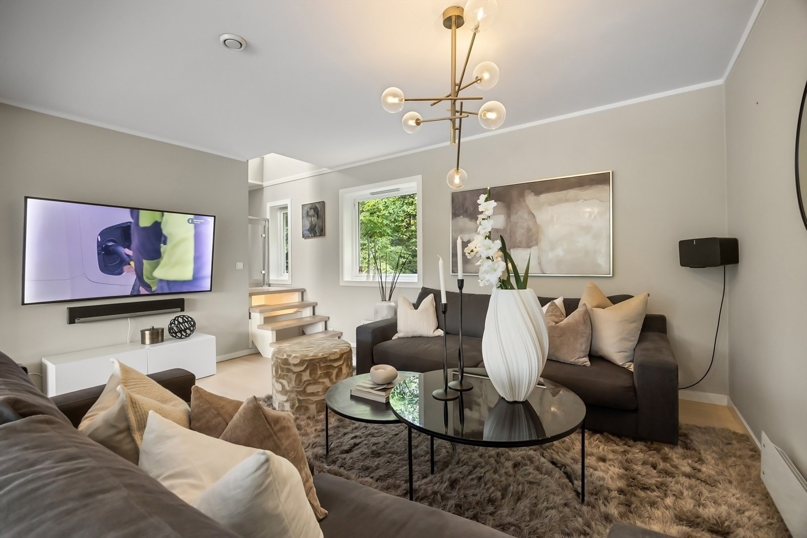 TV-stuedel og adkomst 3. etasje Galleribilde