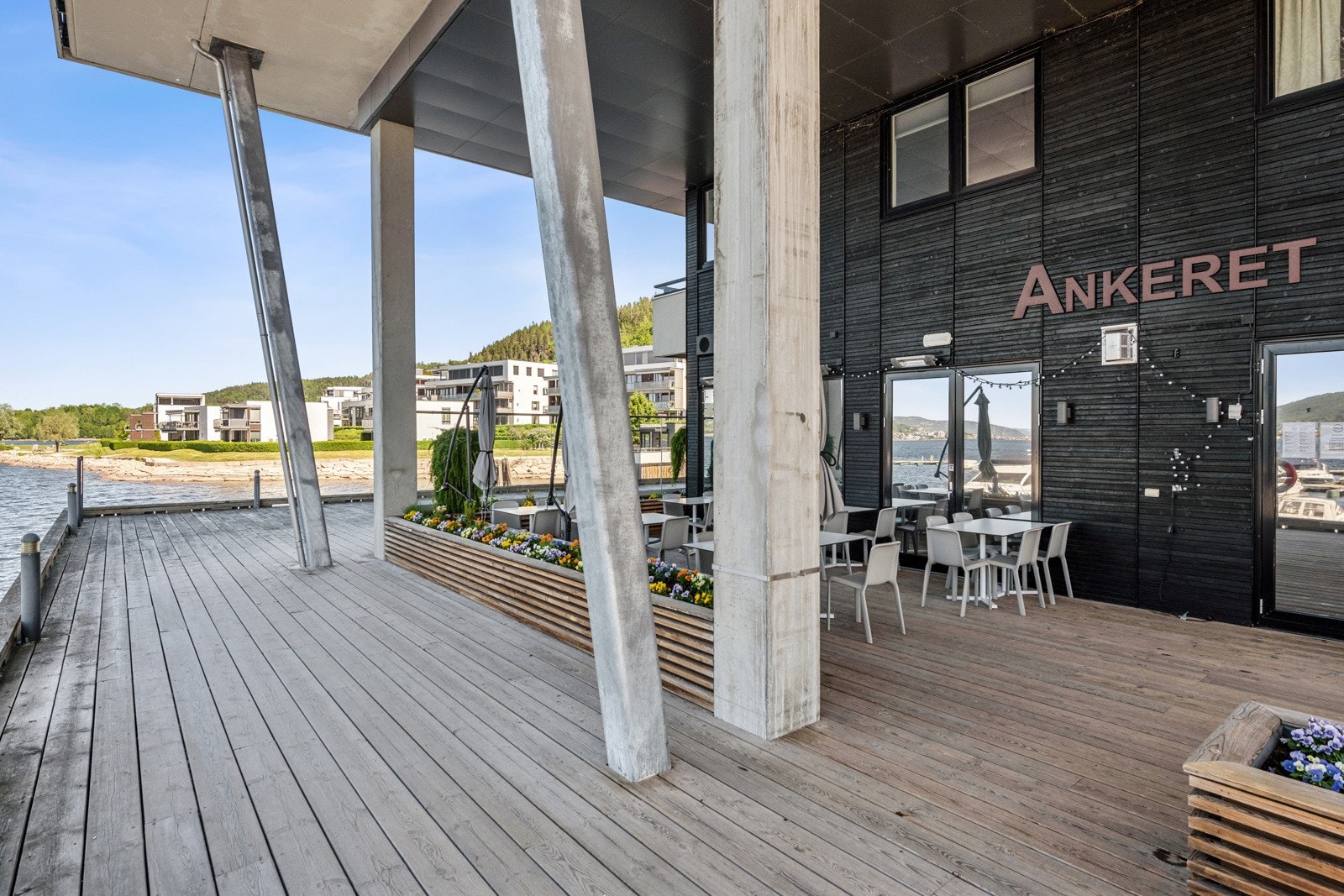 Ankeret resturant i umiddelbar nærhet. Galleribilde