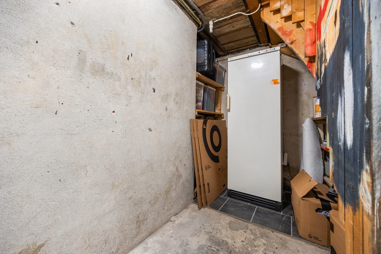 Leiligheten diponerer 2 stk boder plassert i fellesareal Galleribilde