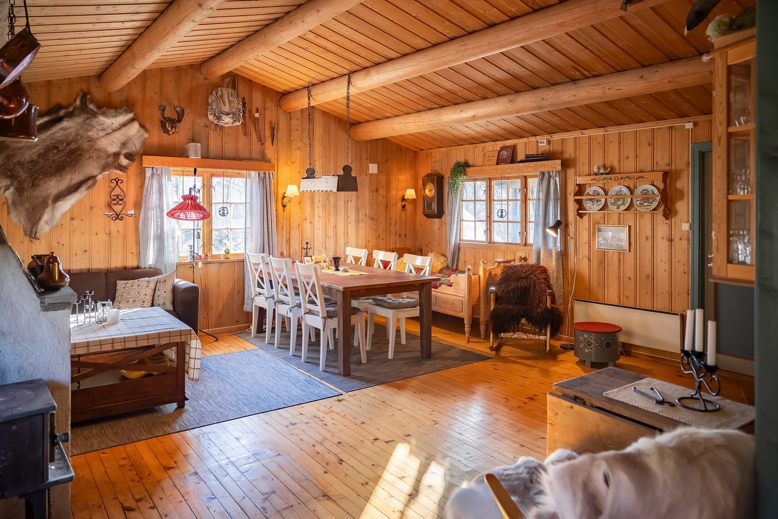 Stue- og kjøkkenarealet måler til sammen romslige 39 kvm. Galleribilde